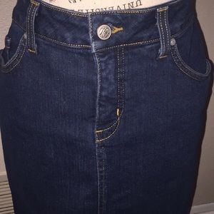4 pocket dark stretch Jean skirt size 16